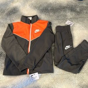 Nike 2 piece track jacket and pants set 4T